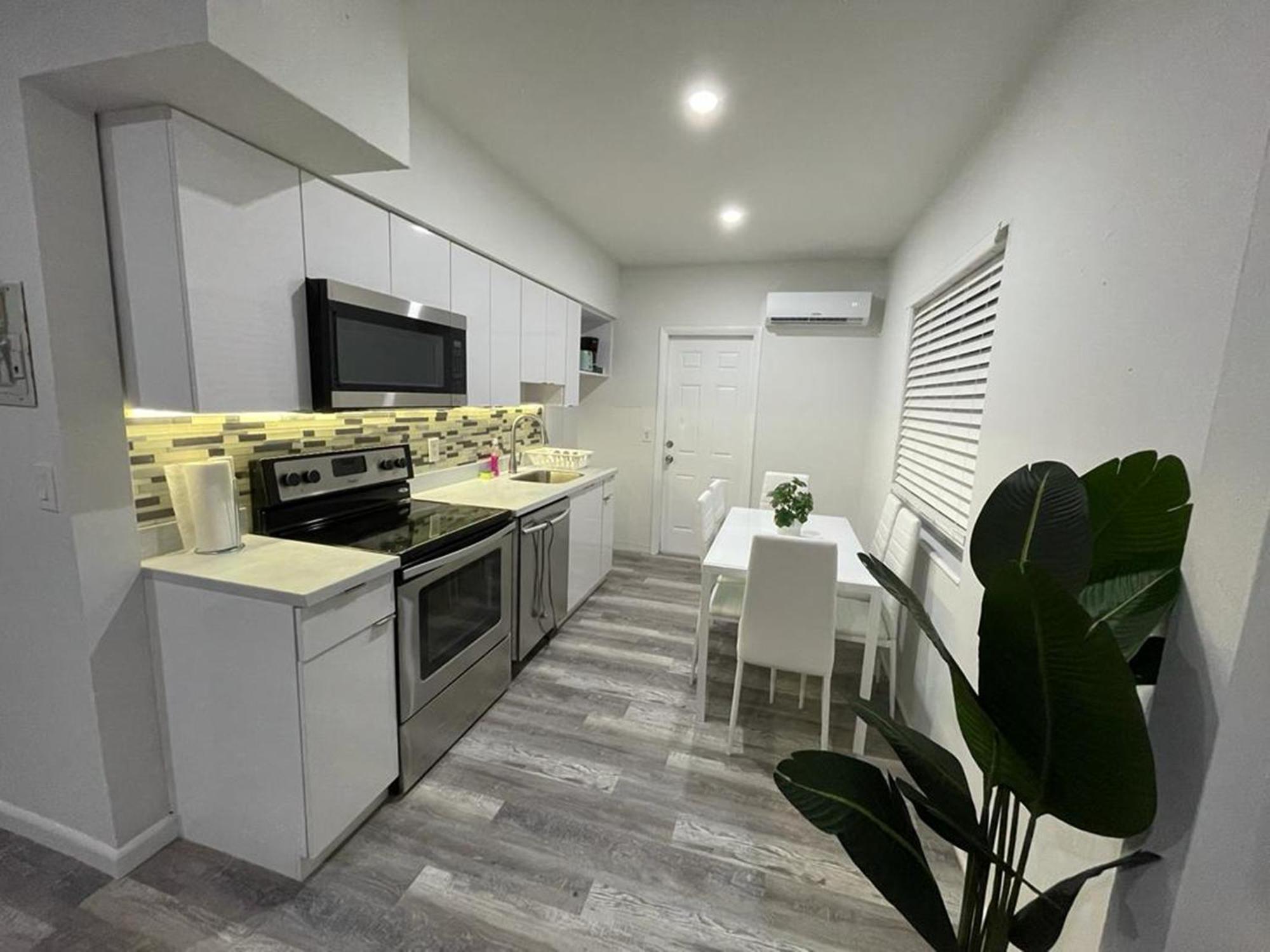Douglas Rd Apartments Miami Eksteriør bilde
